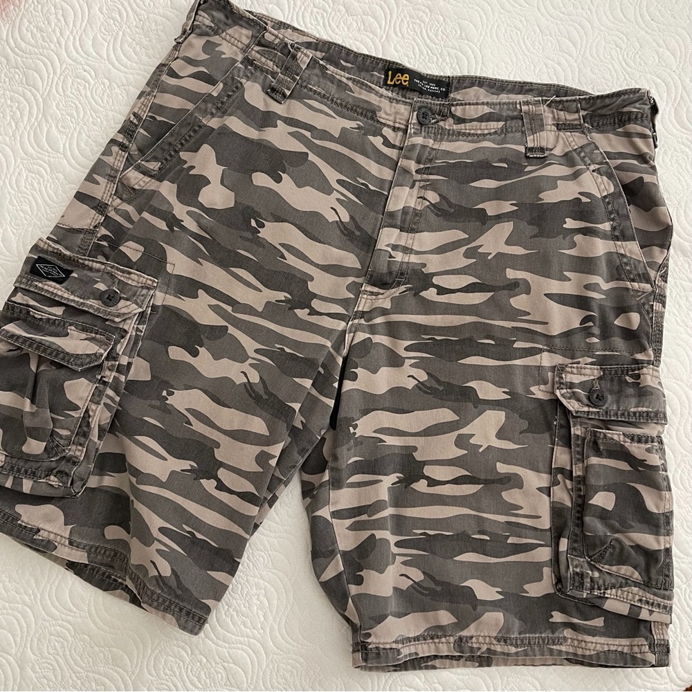 LEE Cargo Shorts Camo Men’s Size 38
